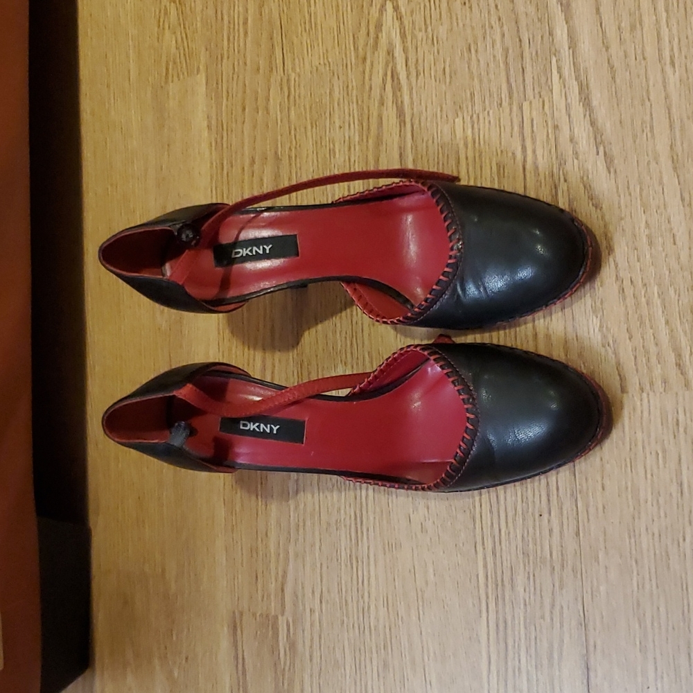 Closed Toed Black Heels DKNY size 7.5